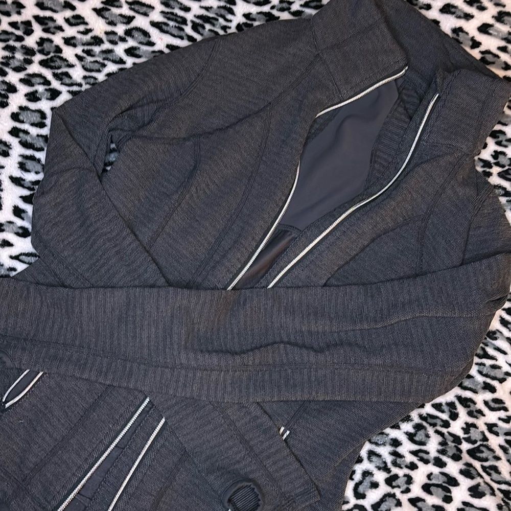small lulu tight jacket